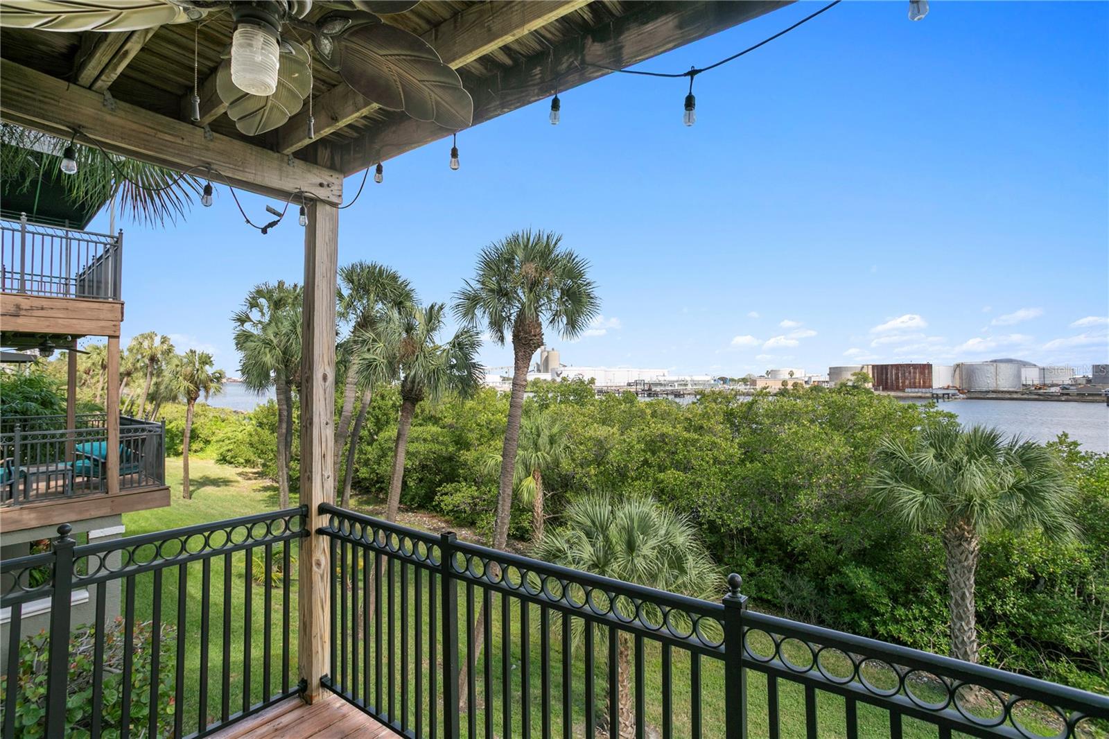 Image 18 of 66 For 1436 Harbour Walk Road