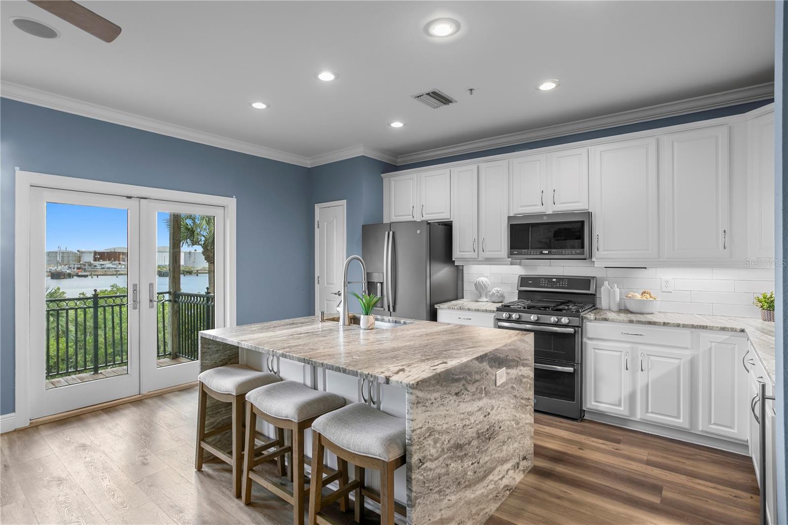 Image 20 of 66 For 1436 Harbour Walk Road