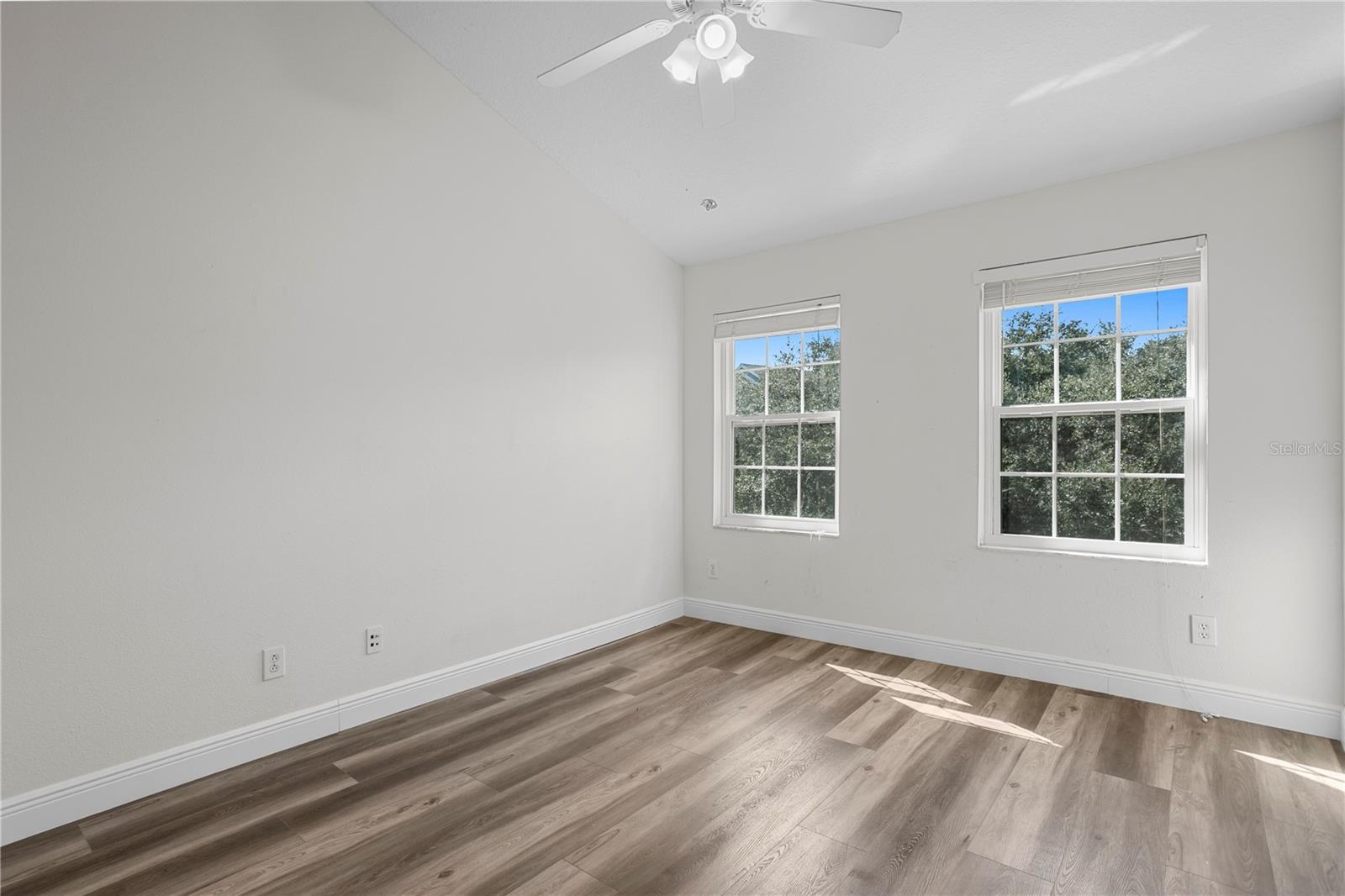 Image 37 of 66 For 1436 Harbour Walk Road