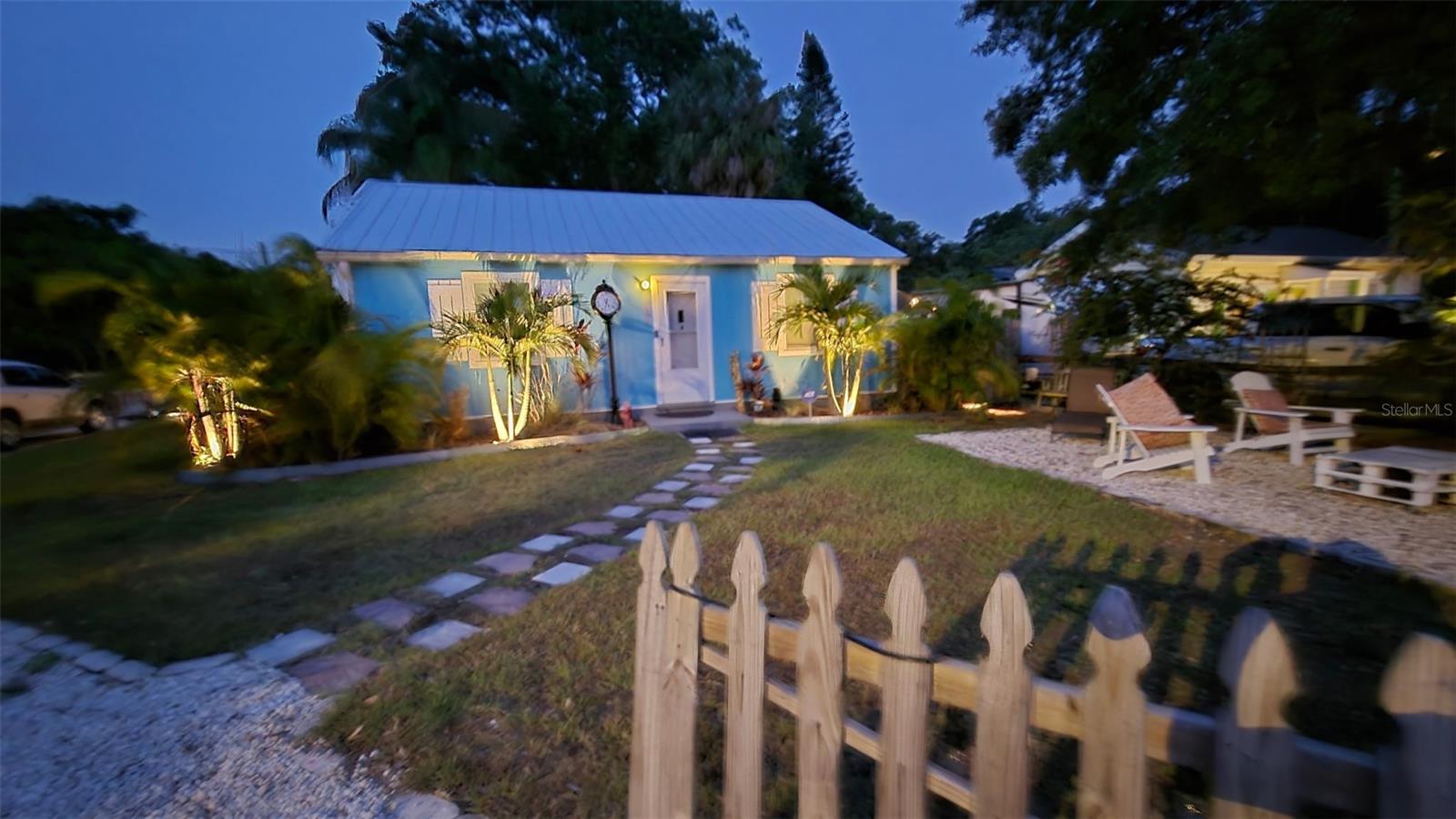 Image 2 of 32 For 1999 Betty Lane