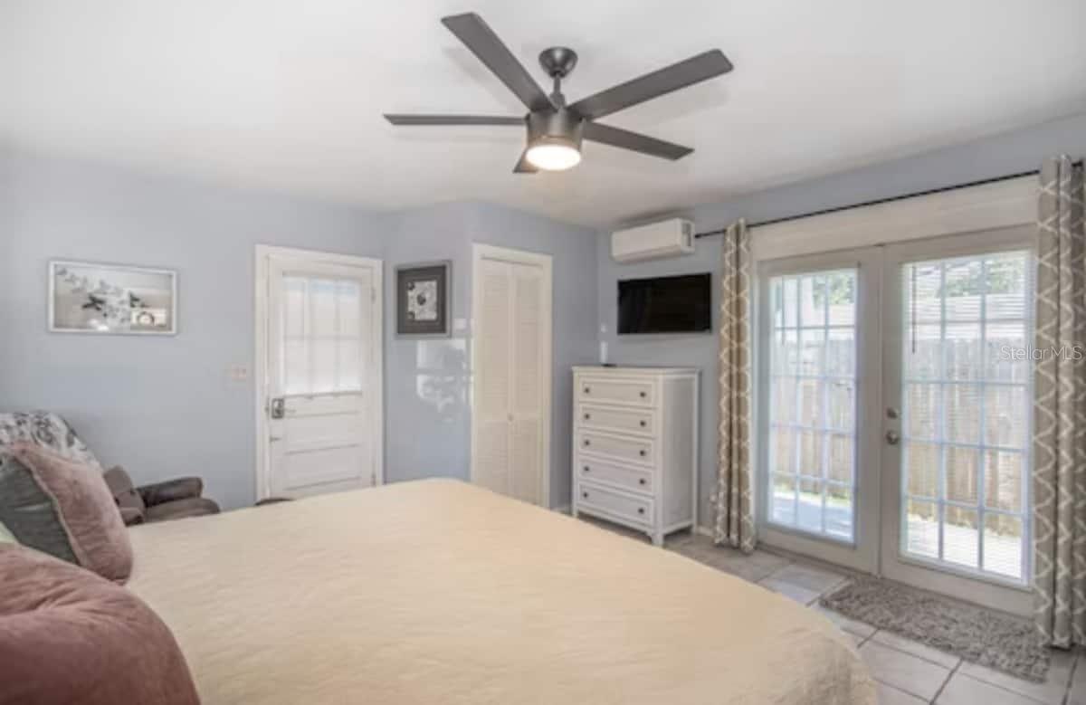 Image 21 of 32 For 1999 Betty Lane