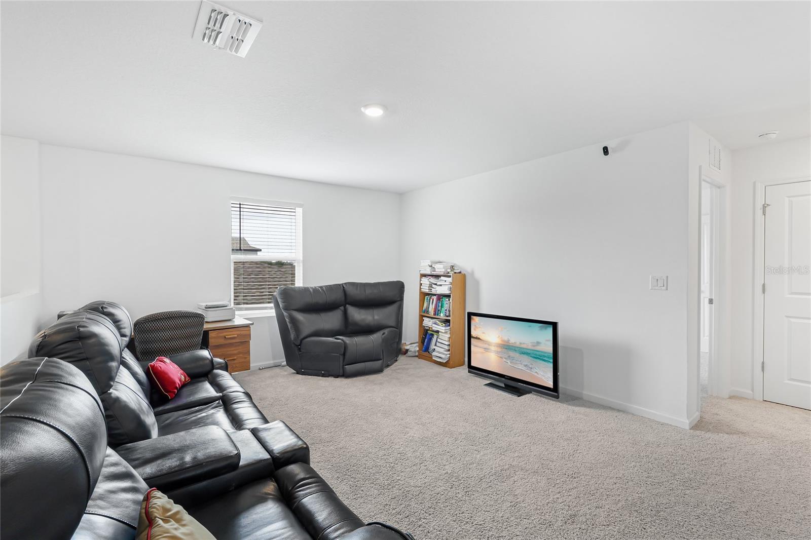 Image 22 of 36 For 10448 Ladybug Cove