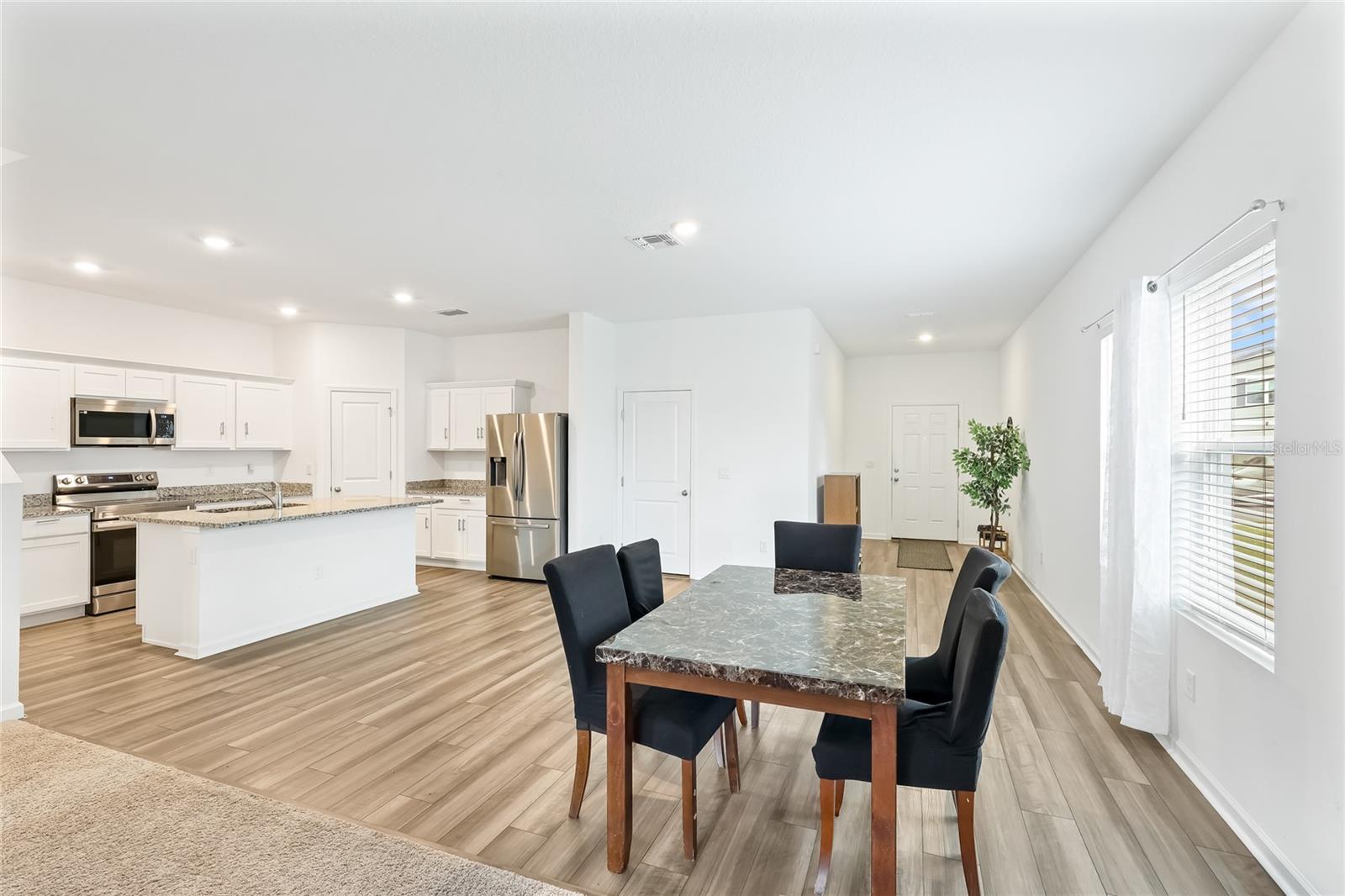 Image 4 of 36 For 10448 Ladybug Cove