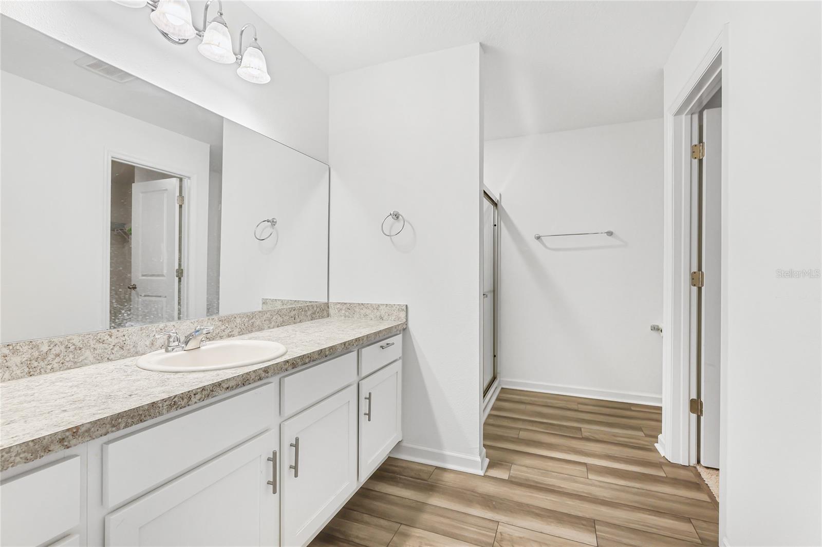 Image 6 of 36 For 10448 Ladybug Cove