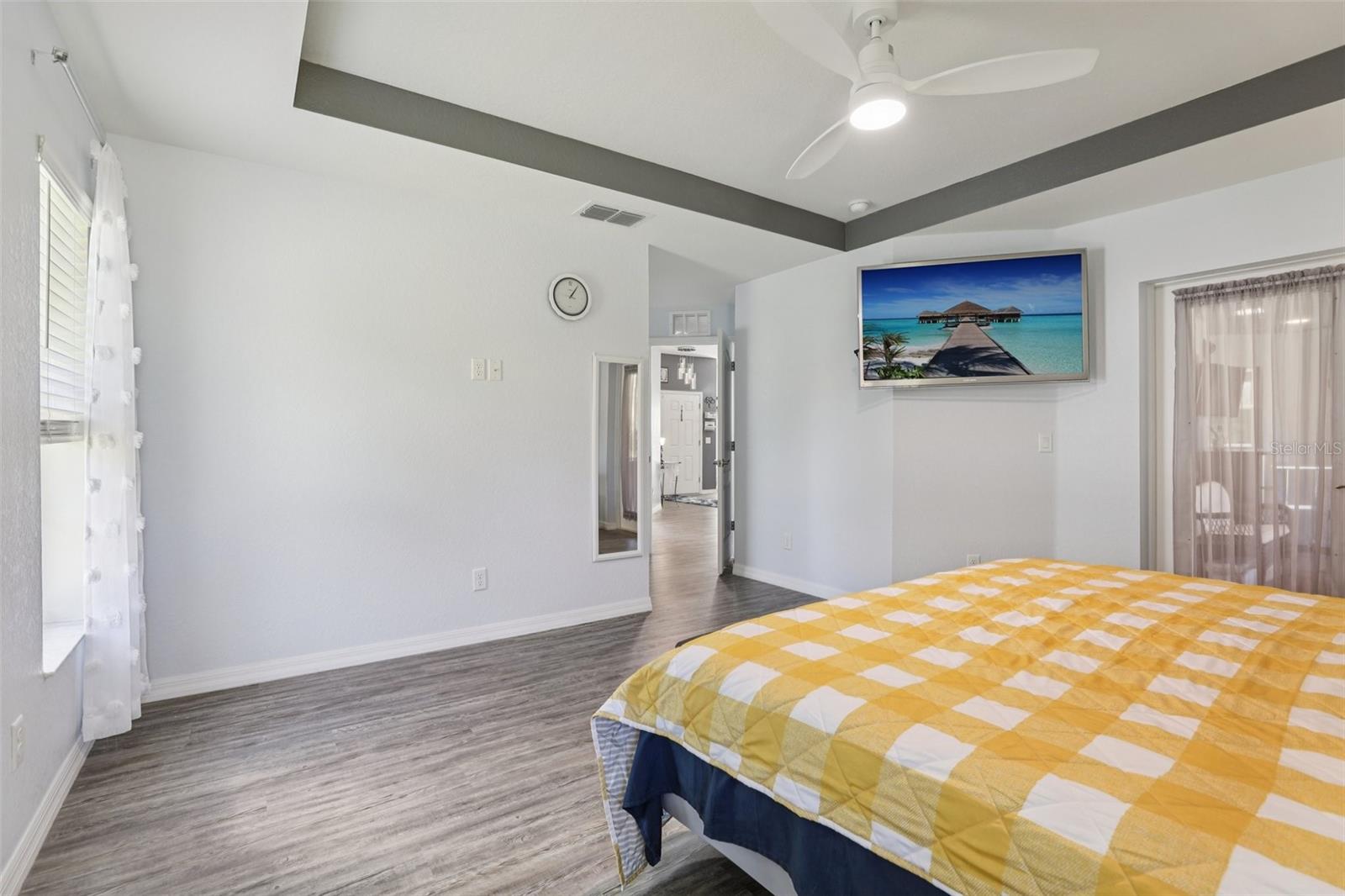 Image 14 of 36 For 9601 Oakwood Drive