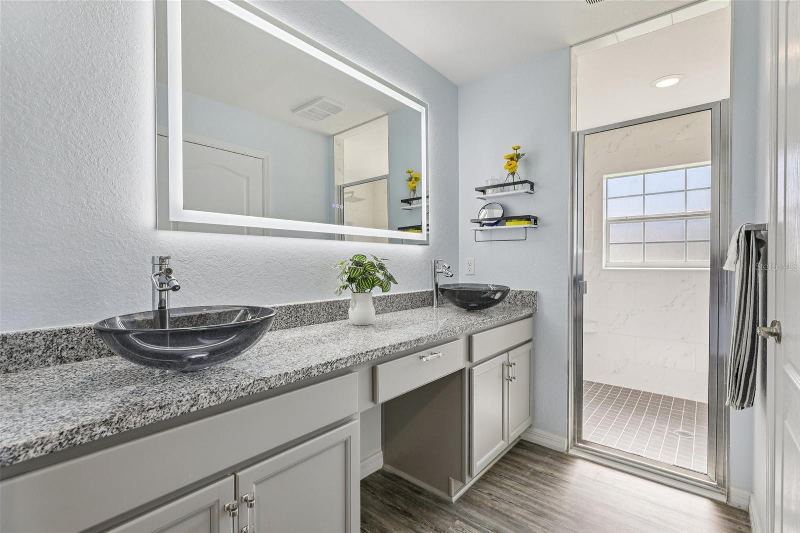 Image 15 of 36 For 9601 Oakwood Drive