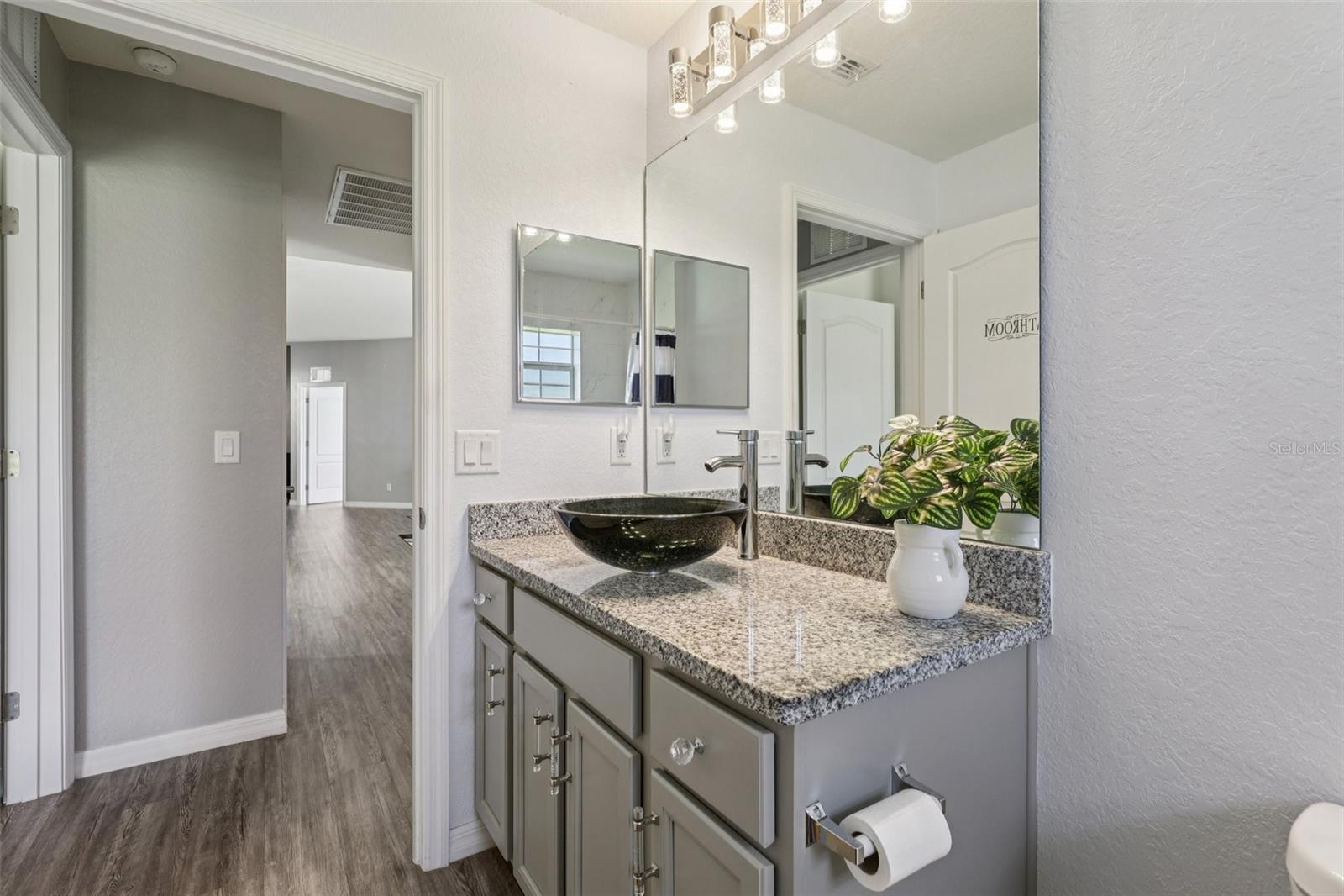 Image 19 of 36 For 9601 Oakwood Drive