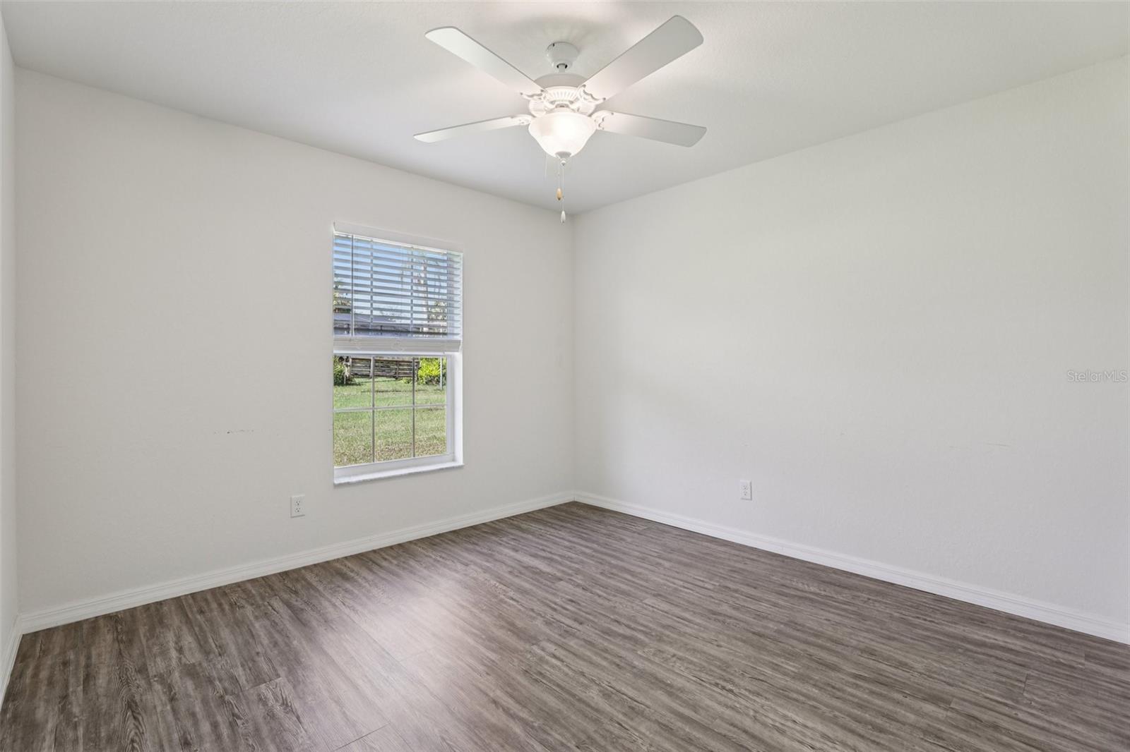 Image 20 of 36 For 9601 Oakwood Drive