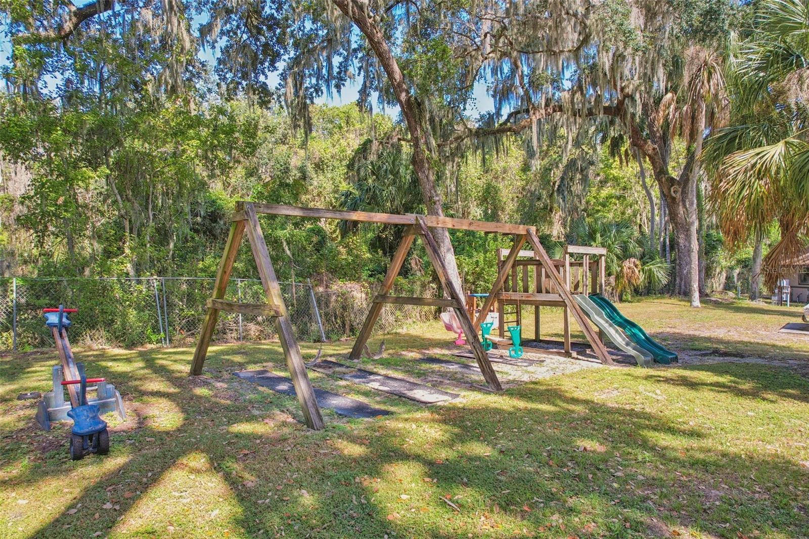 Image 35 of 36 For 9601 Oakwood Drive