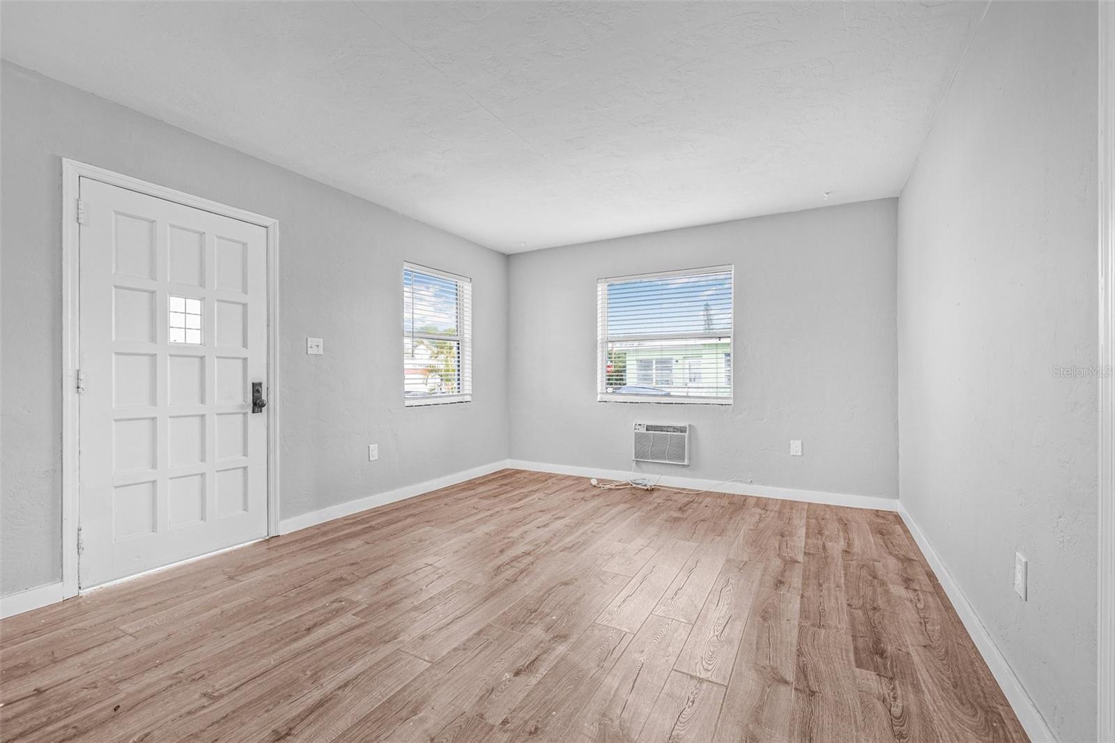 Image 6 of 17 For 30 Lynn Way 