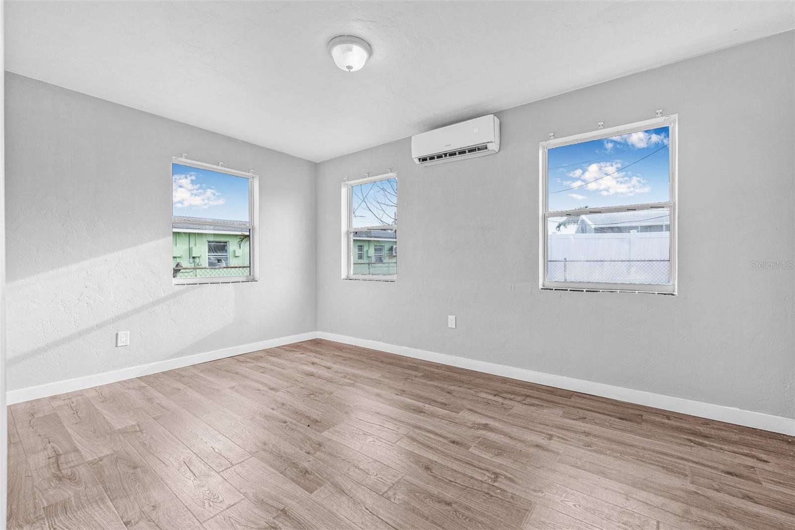 Image 8 of 17 For 30 Lynn Way 