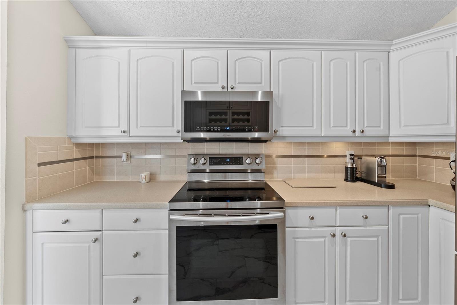 Image 12 of 37 For 3002 Cleveland Street B10