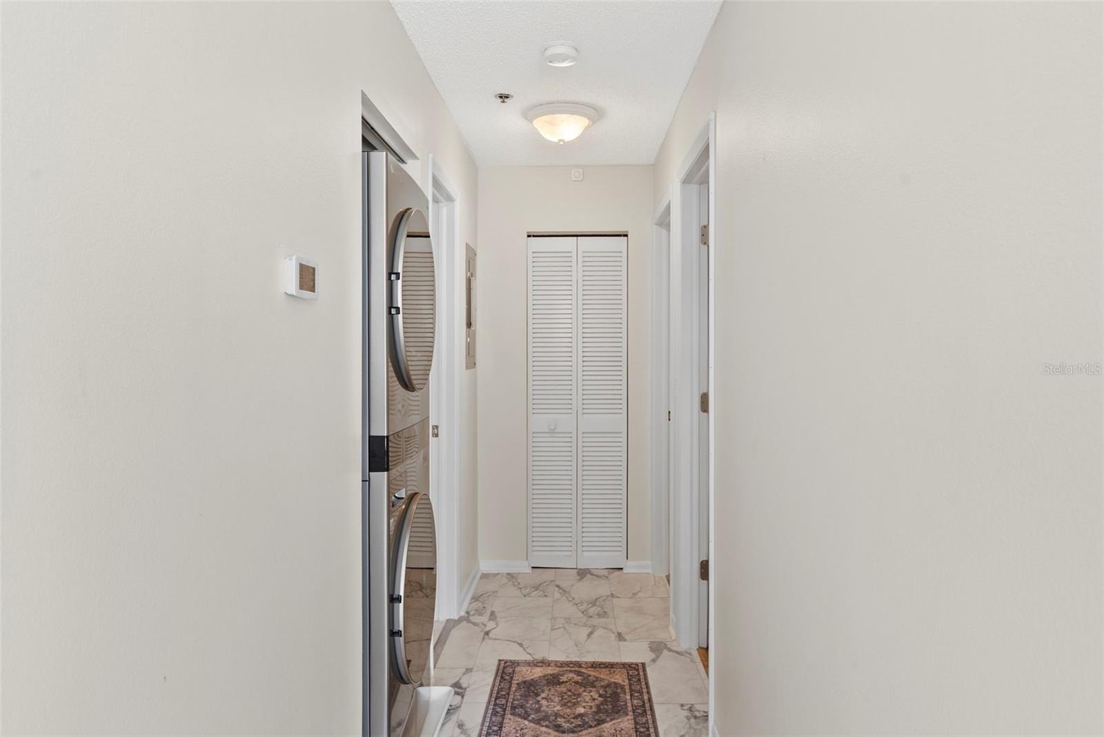 Image 14 of 37 For 3002 Cleveland Street B10