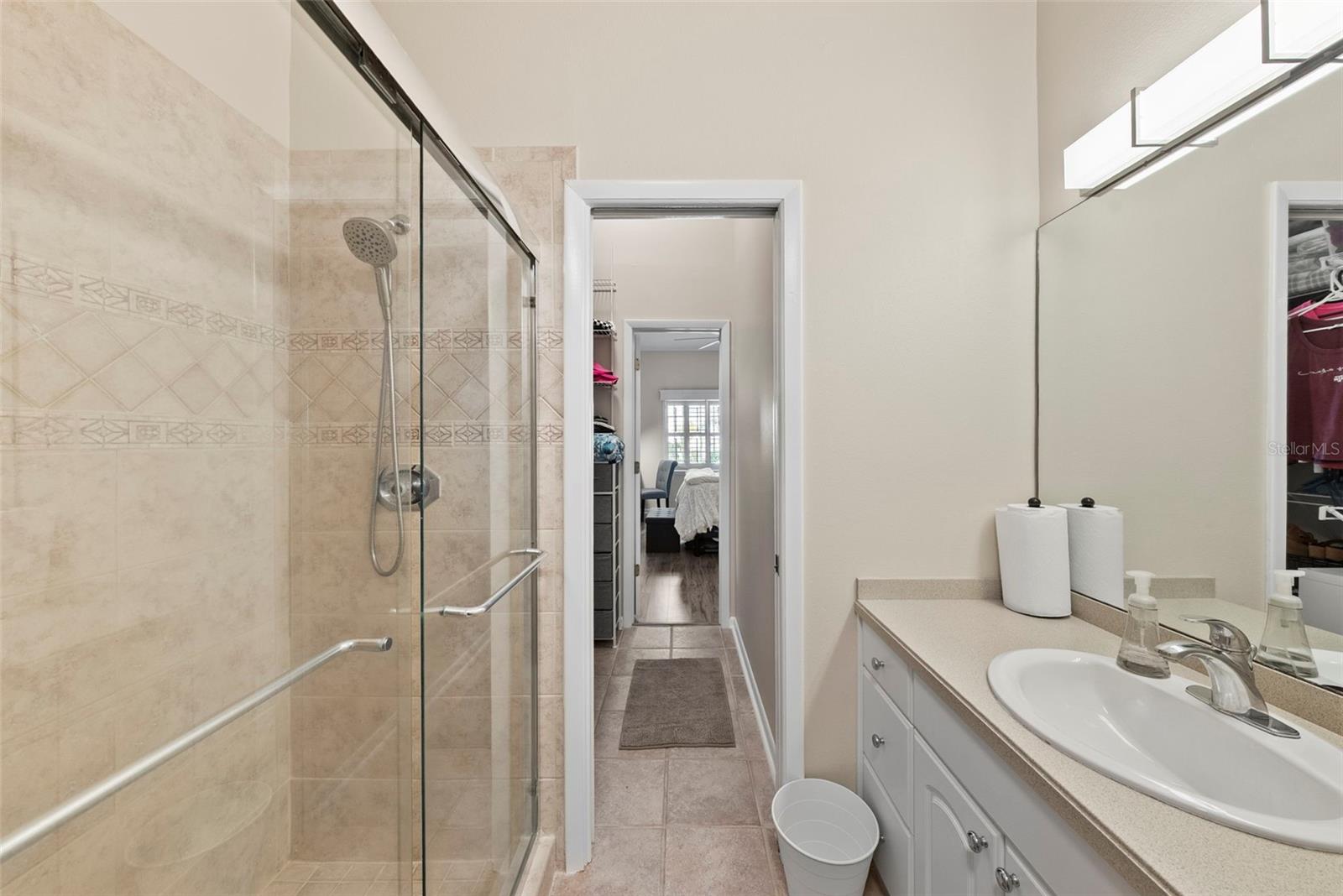 Image 20 of 37 For 3002 Cleveland Street B10