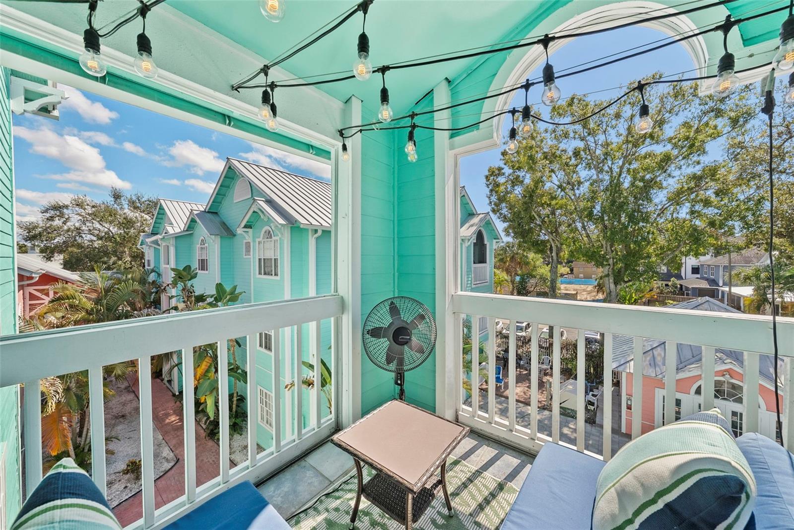 Image 25 of 37 For 3002 Cleveland Street B10