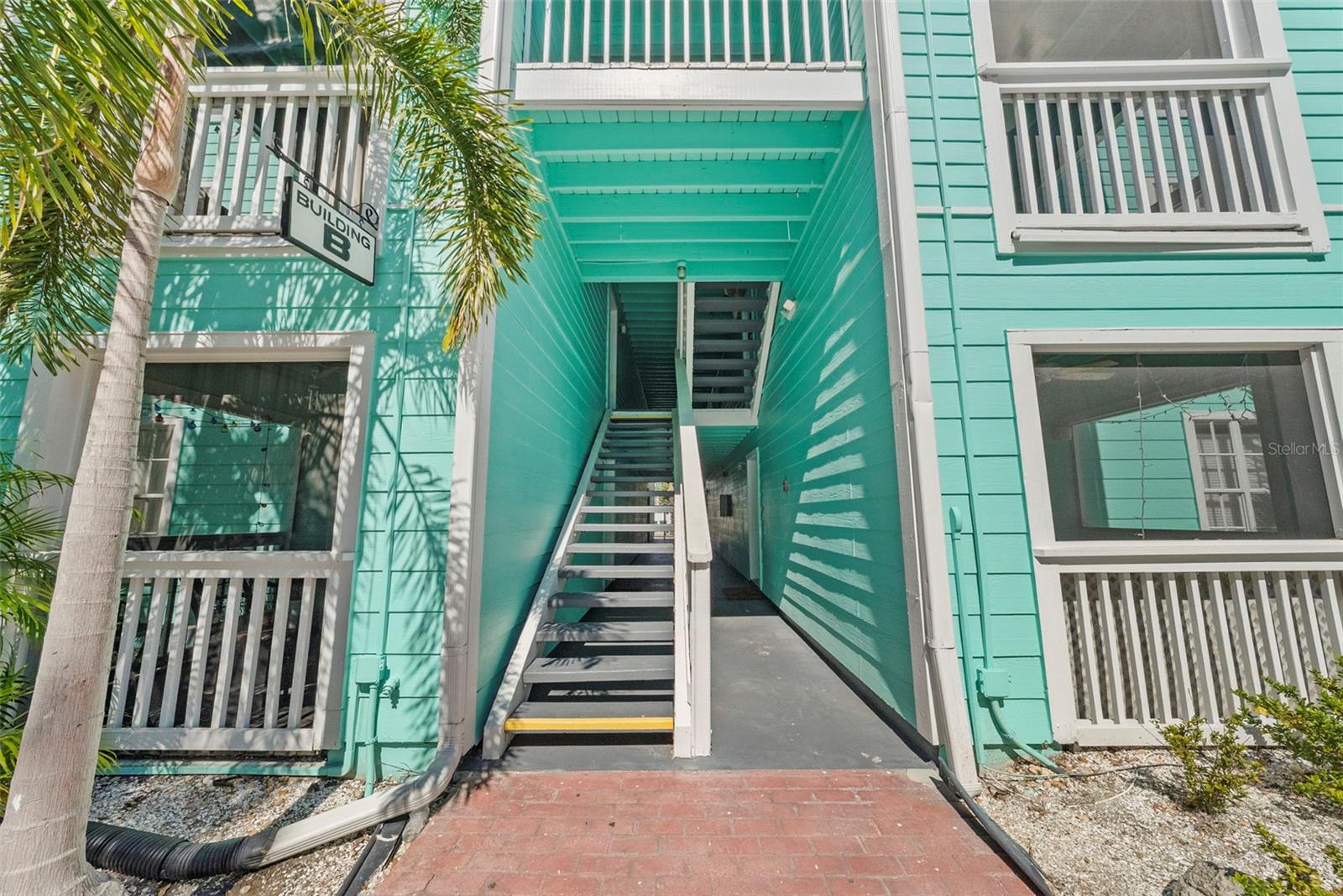 Image 33 of 37 For 3002 Cleveland Street B10