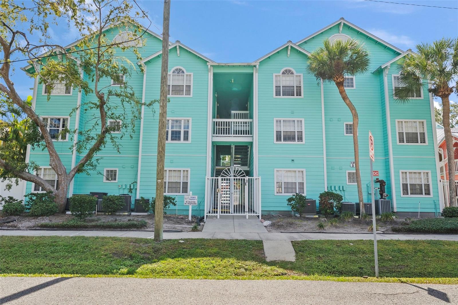 Image 35 of 37 For 3002 Cleveland Street B10