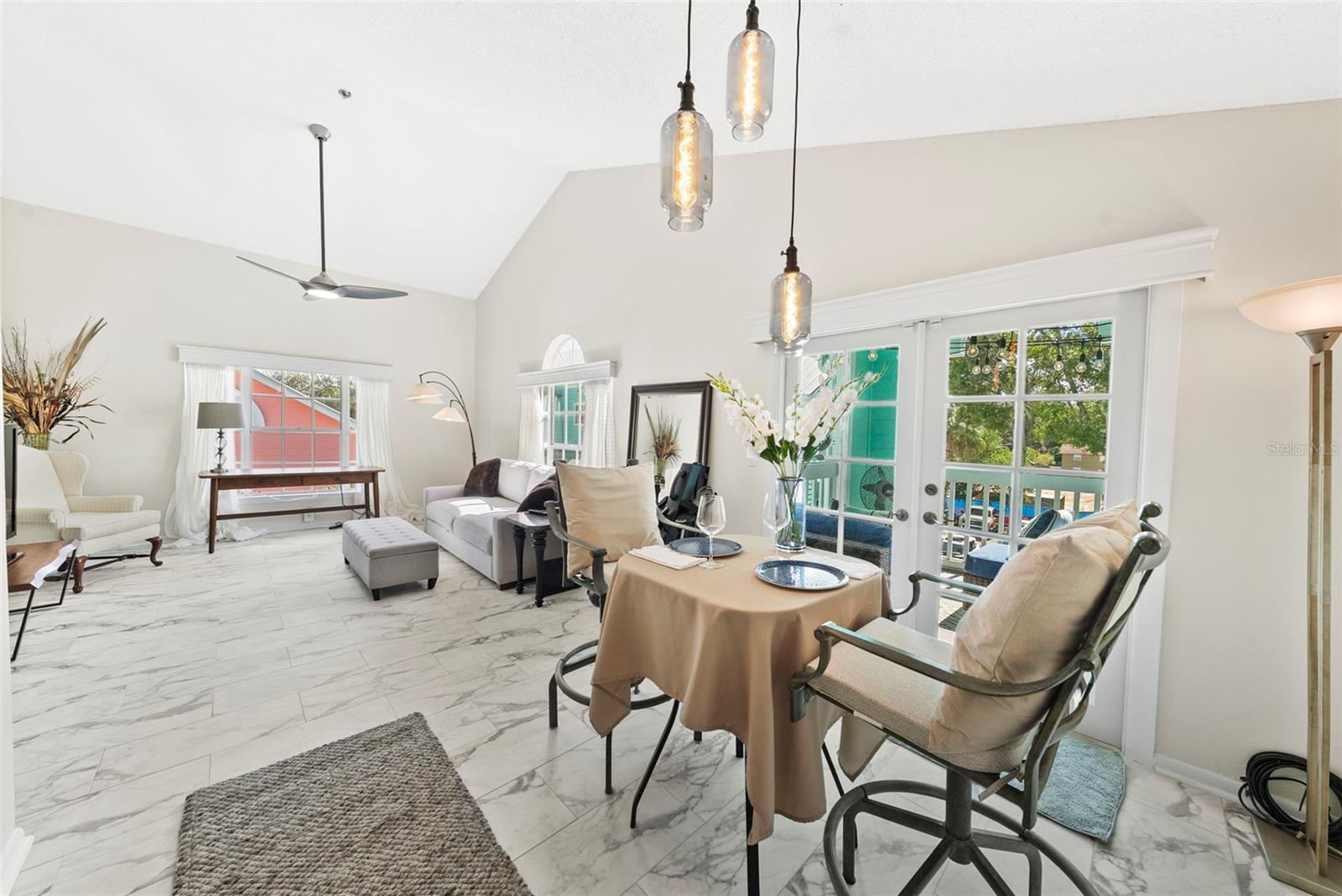 Image 4 of 37 For 3002 Cleveland Street B10