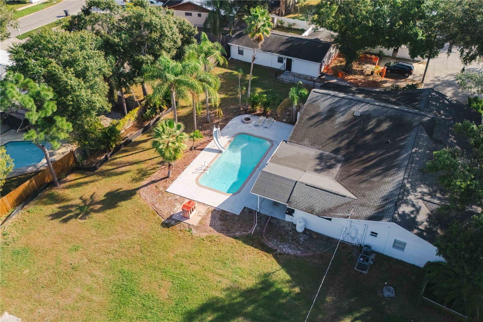 Listing photo id 11 for 15509 Casey Road