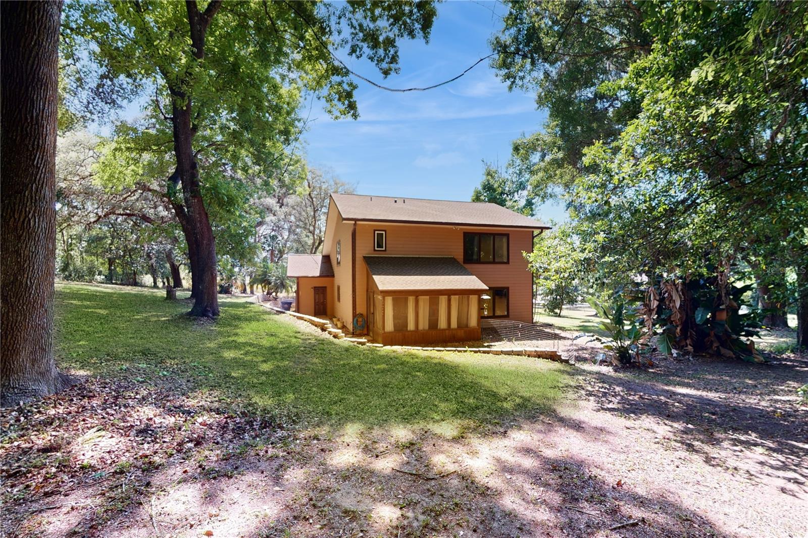 Image 12 of 61 For 15839 Powerline Road