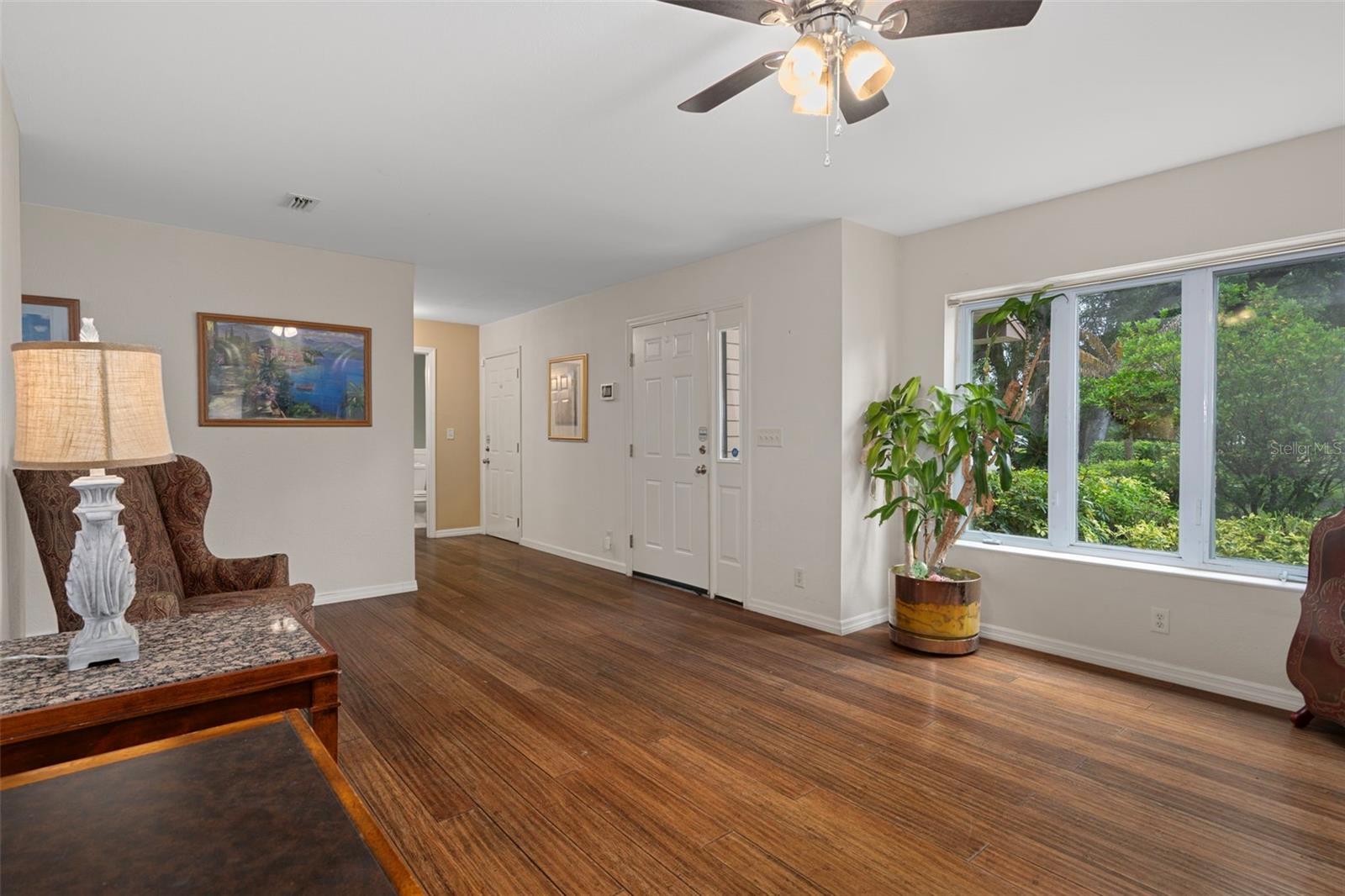 Image 15 of 61 For 15839 Powerline Road