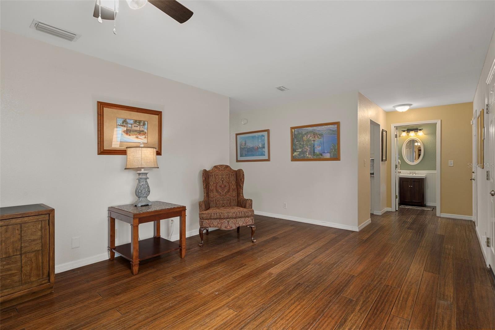 Image 16 of 61 For 15839 Powerline Road