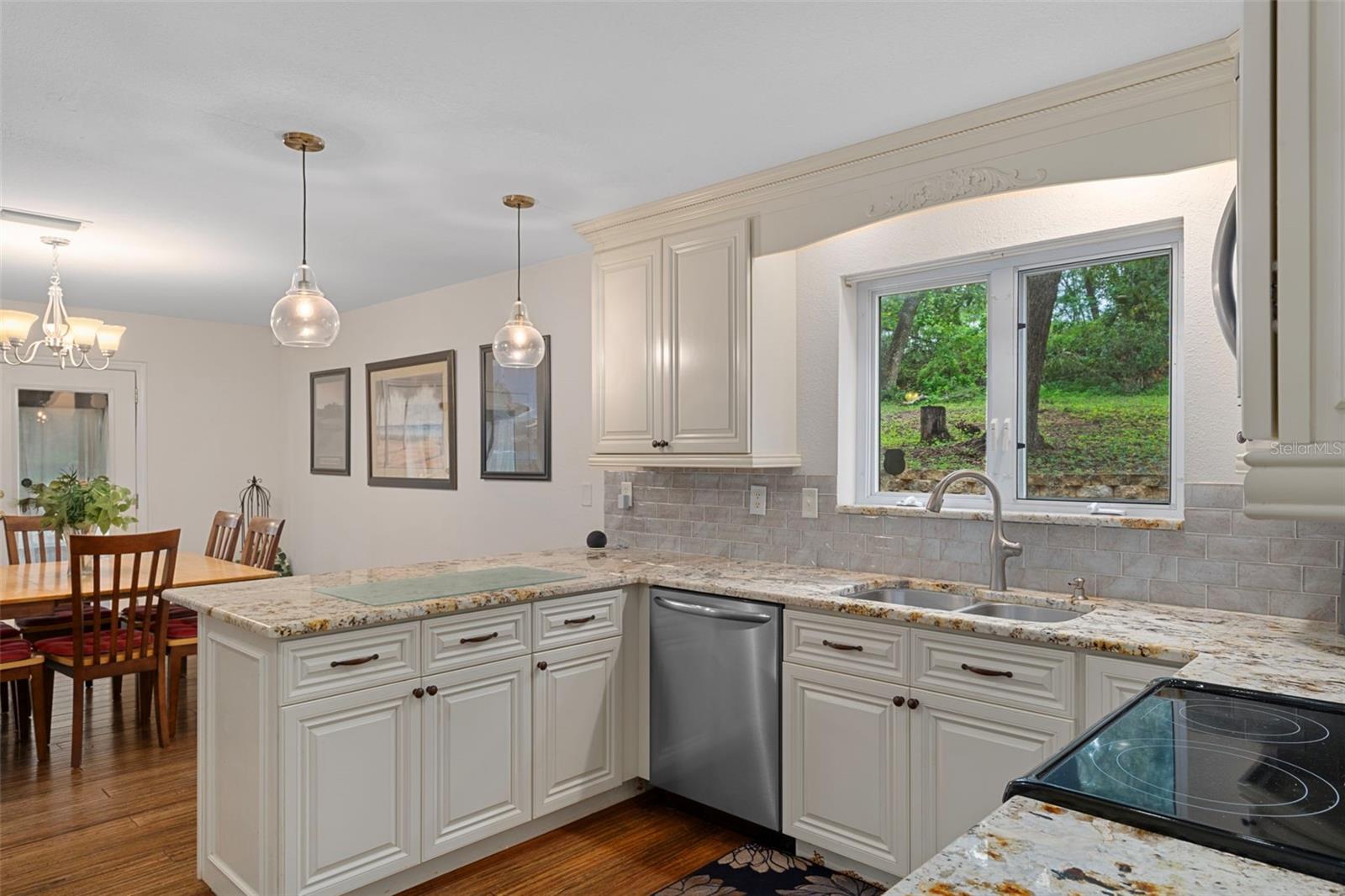 Image 24 of 61 For 15839 Powerline Road