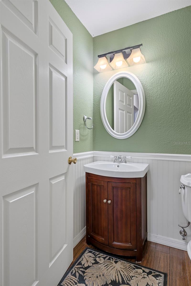 Image 28 of 61 For 15839 Powerline Road