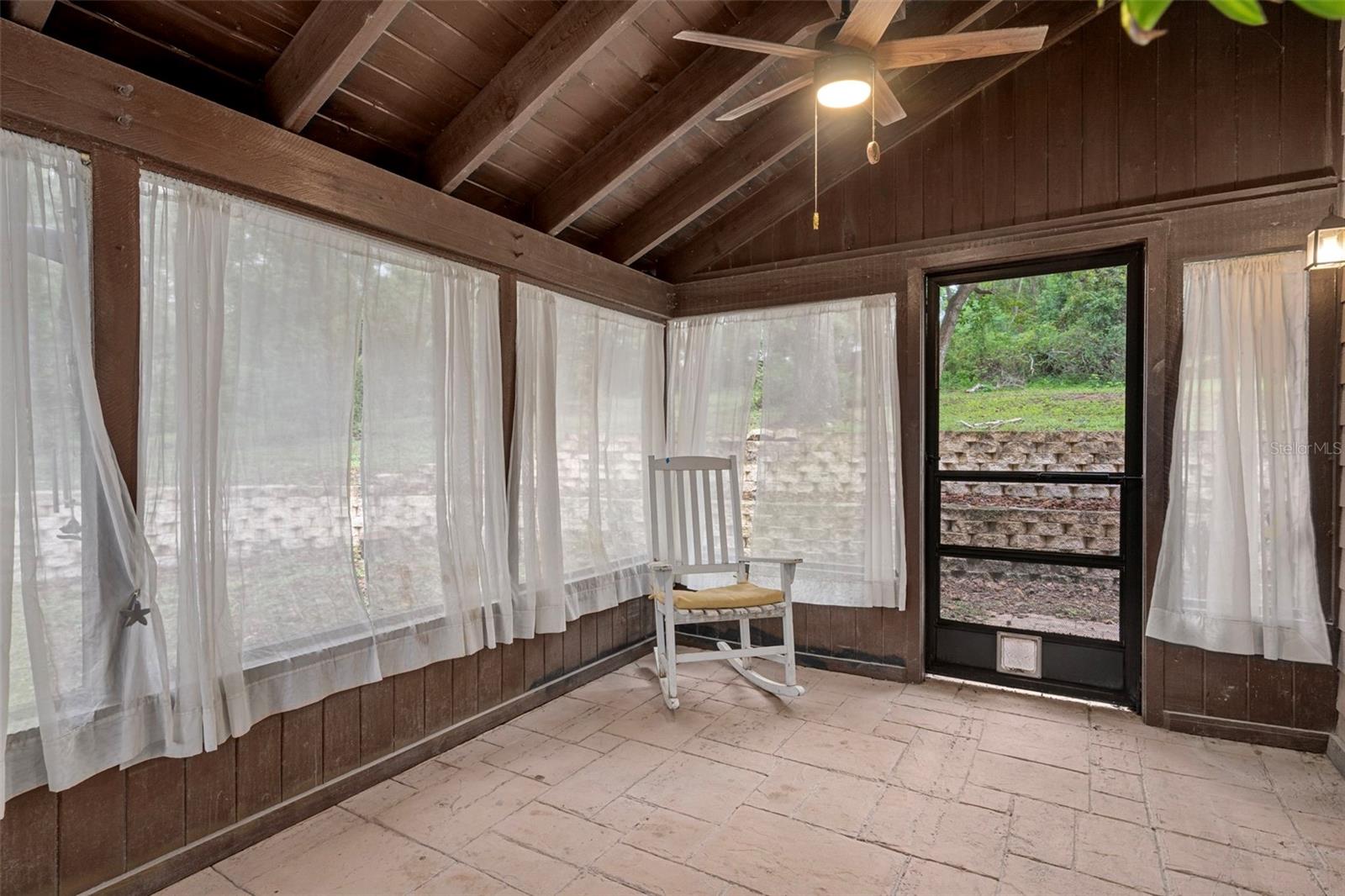 Image 30 of 61 For 15839 Powerline Road