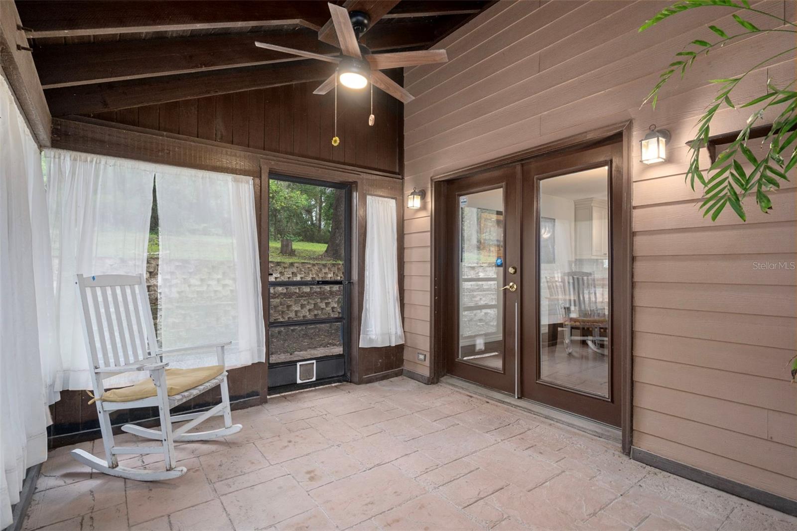 Image 31 of 61 For 15839 Powerline Road