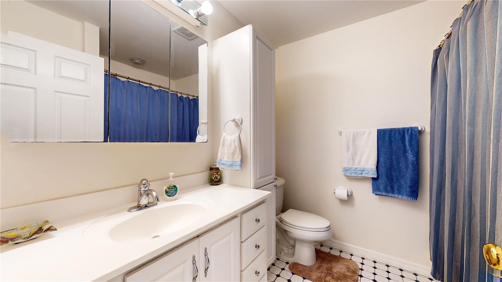 Image 36 of 61 For 15839 Powerline Road