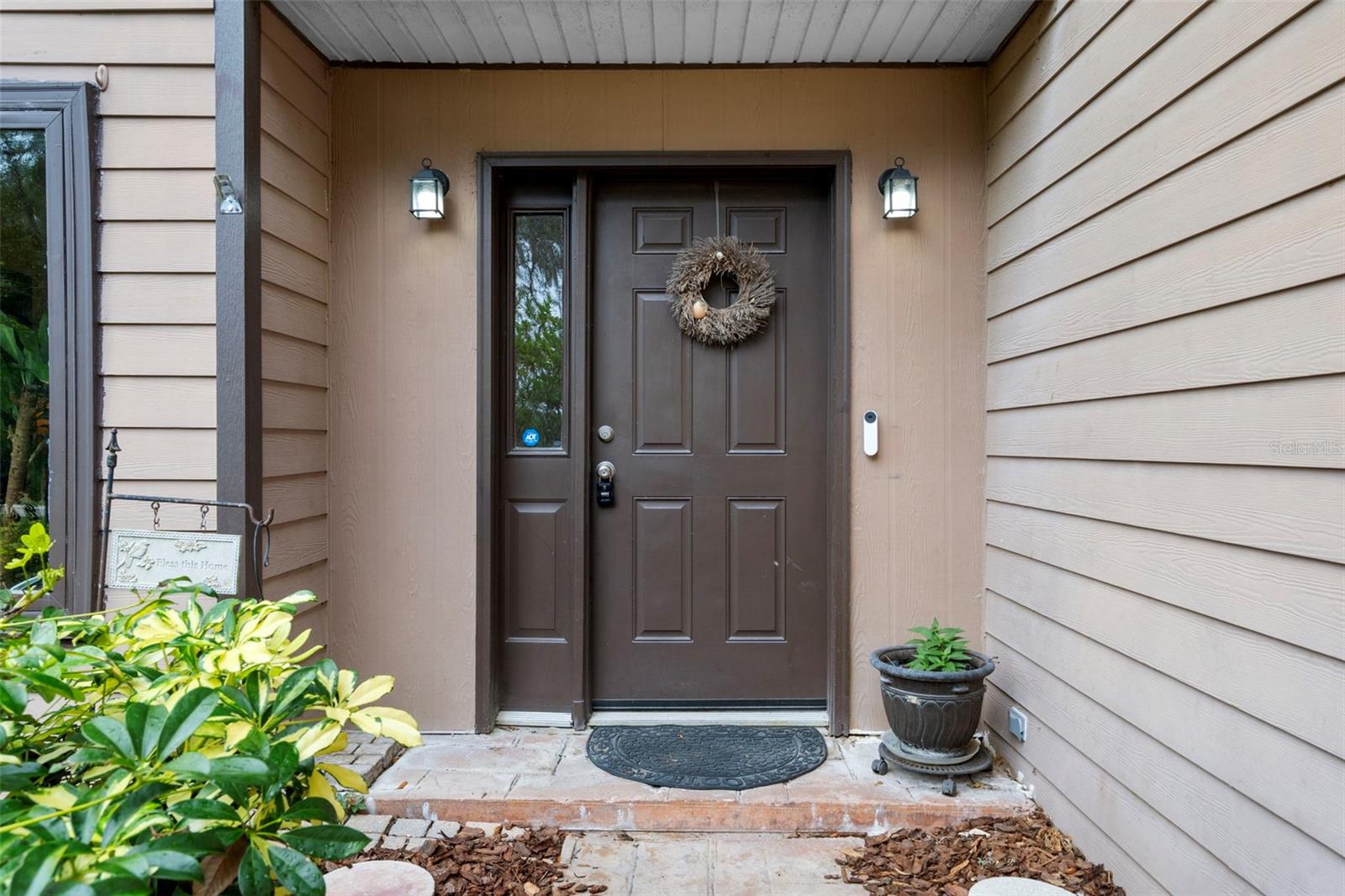 Image 4 of 61 For 15839 Powerline Road