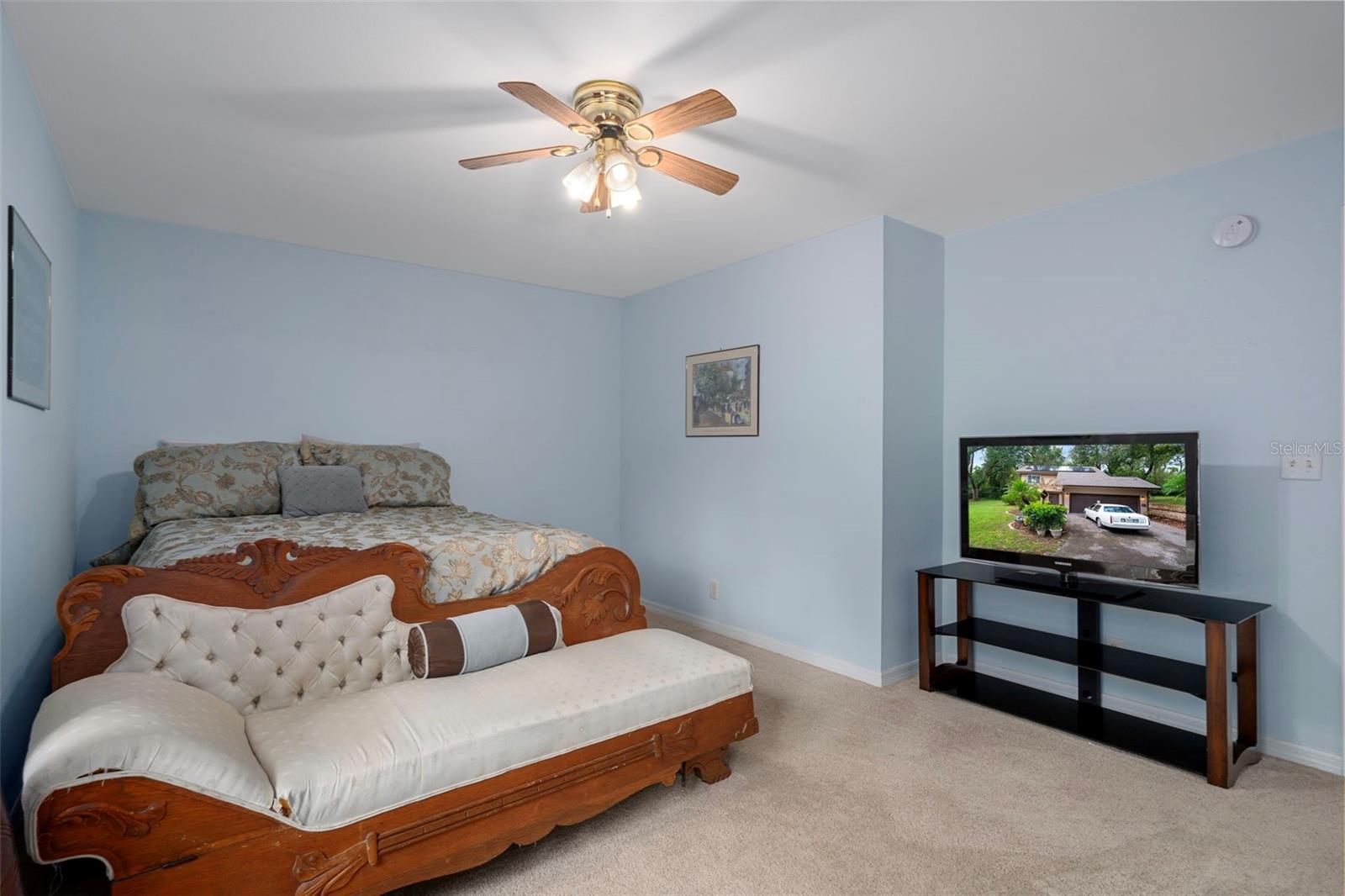 Image 42 of 61 For 15839 Powerline Road