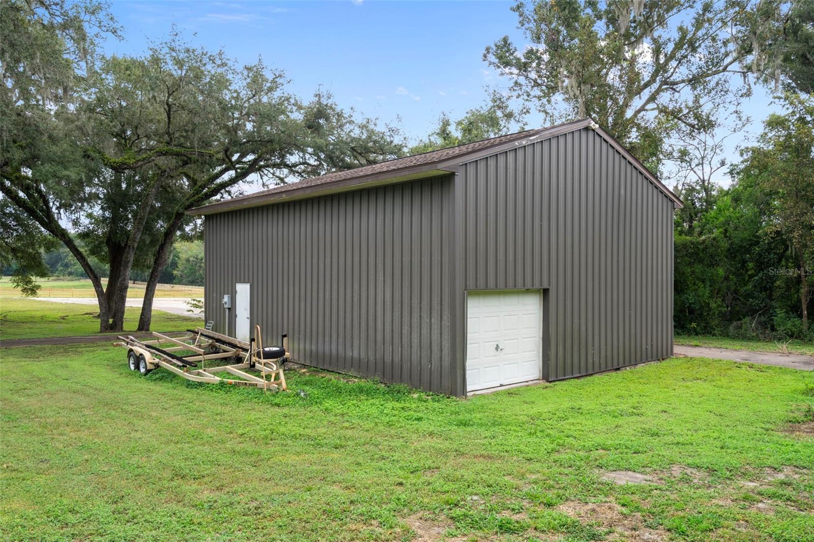 Image 47 of 61 For 15839 Powerline Road