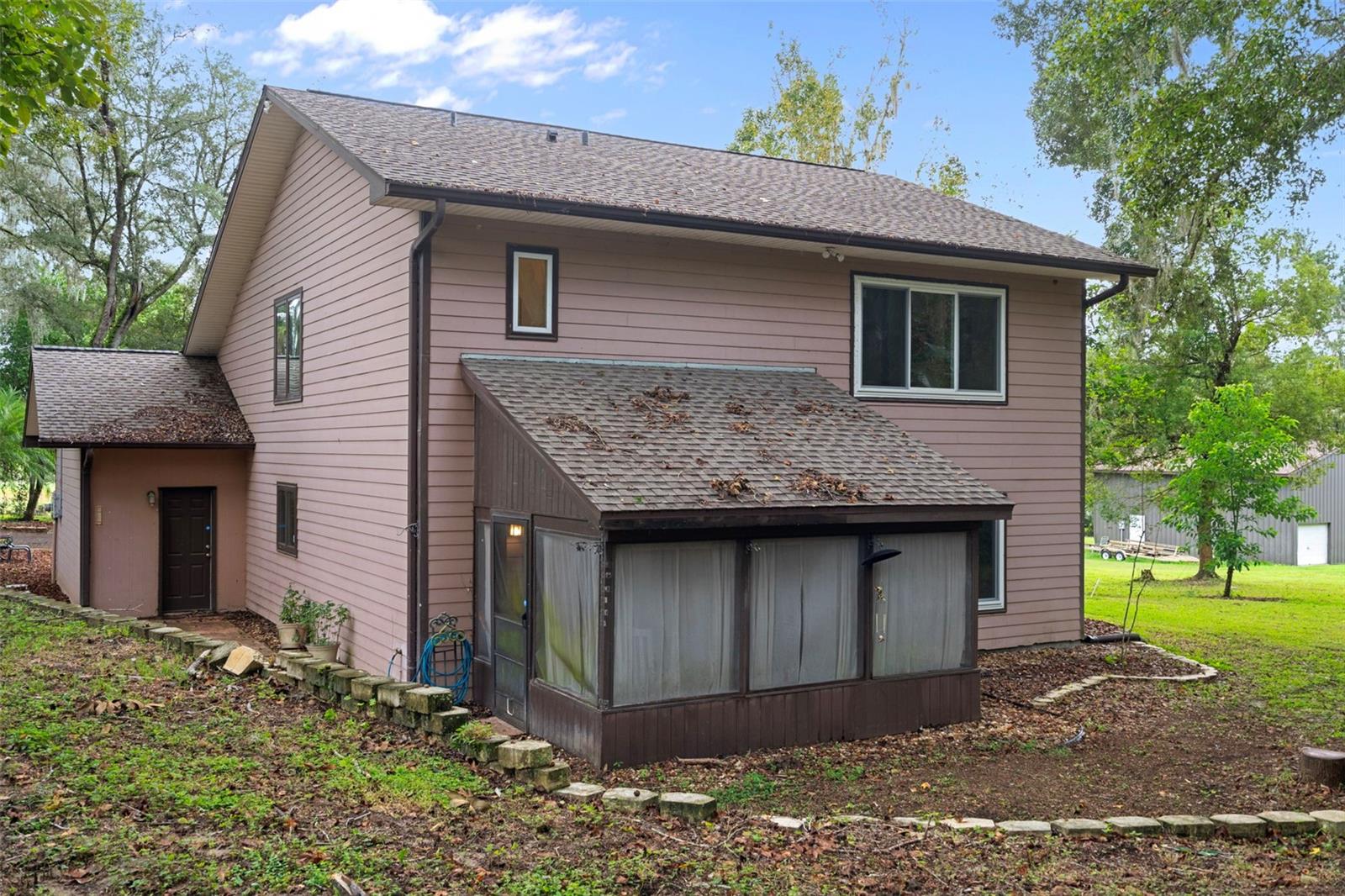 Image 5 of 61 For 15839 Powerline Road