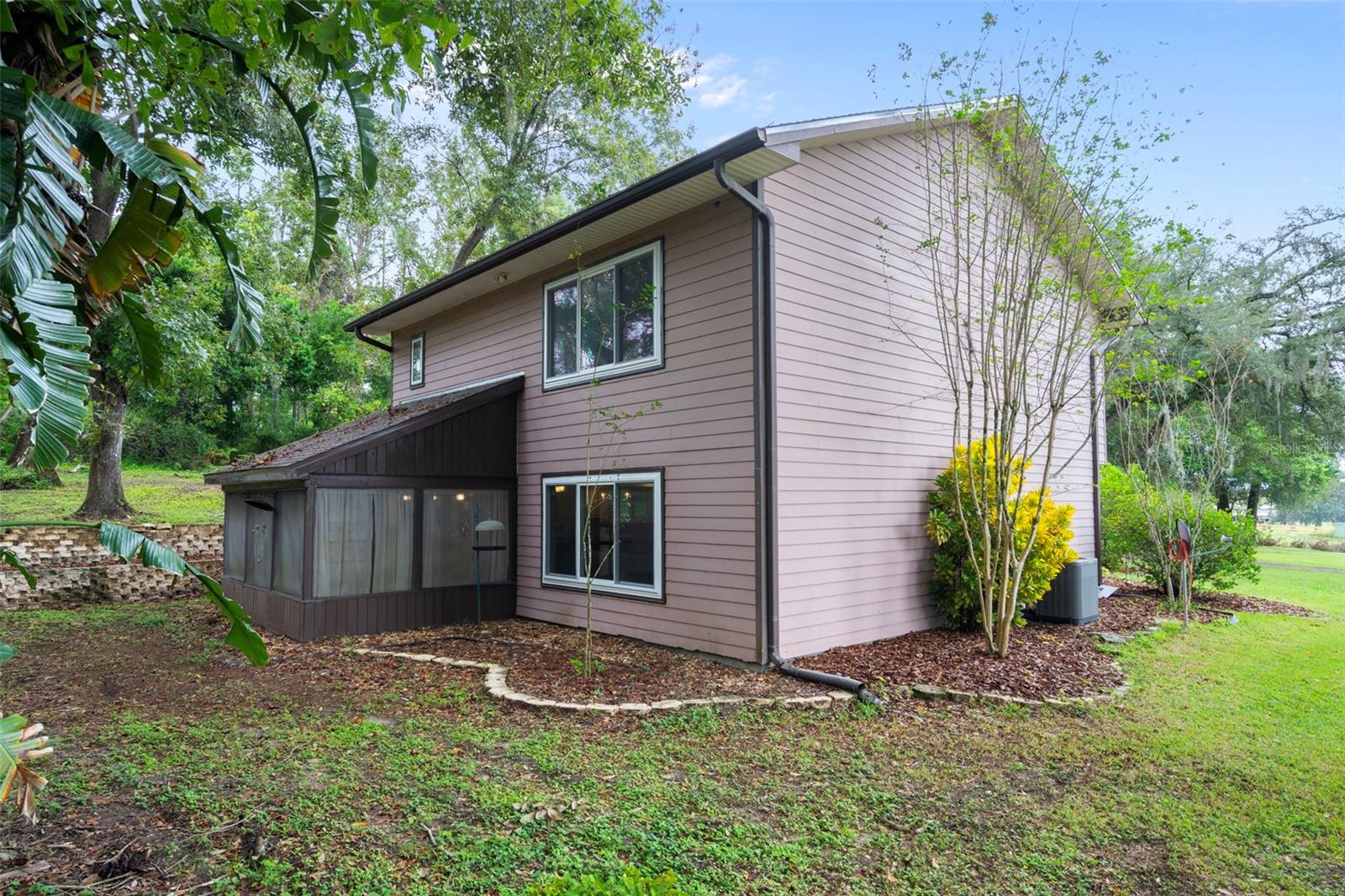 Image 6 of 61 For 15839 Powerline Road