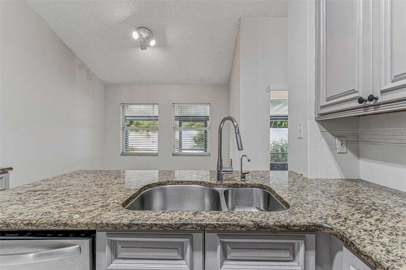 Image 11 of 78 For 7206 Ridgeport Drive