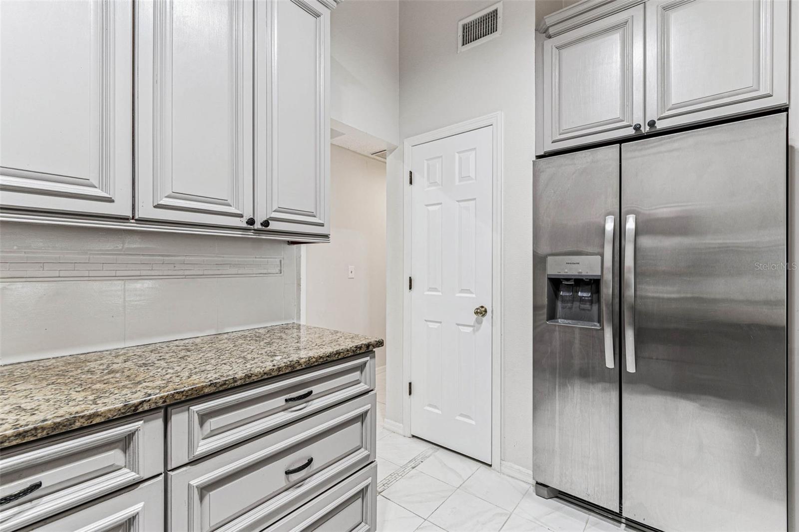 Image 12 of 78 For 7206 Ridgeport Drive