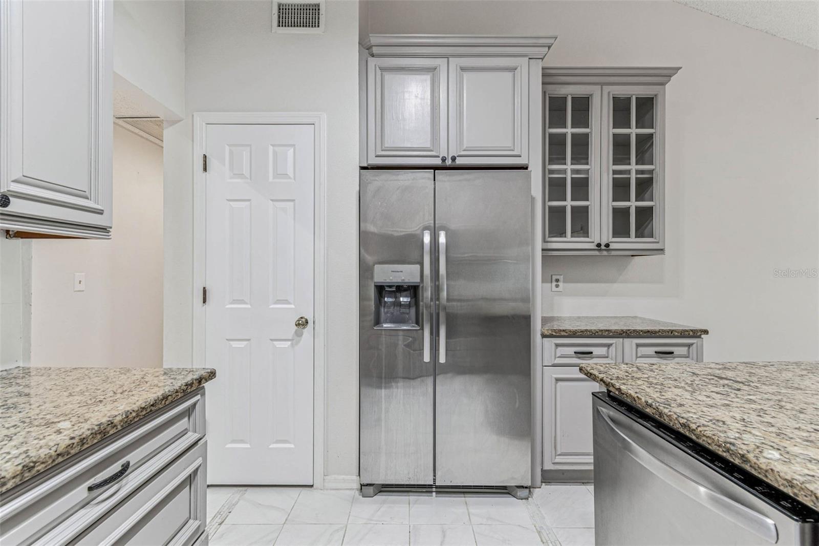 Image 13 of 78 For 7206 Ridgeport Drive