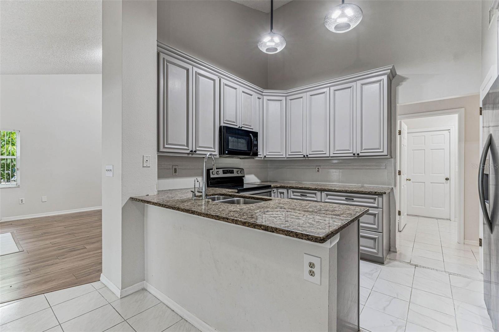 Image 8 of 78 For 7206 Ridgeport Drive