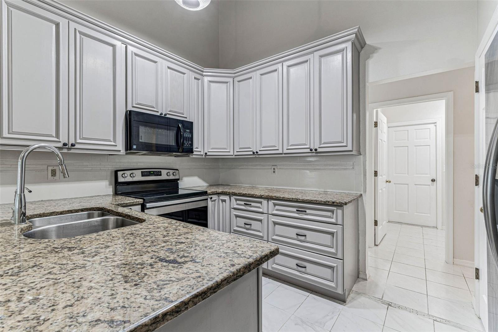 Image 9 of 78 For 7206 Ridgeport Drive