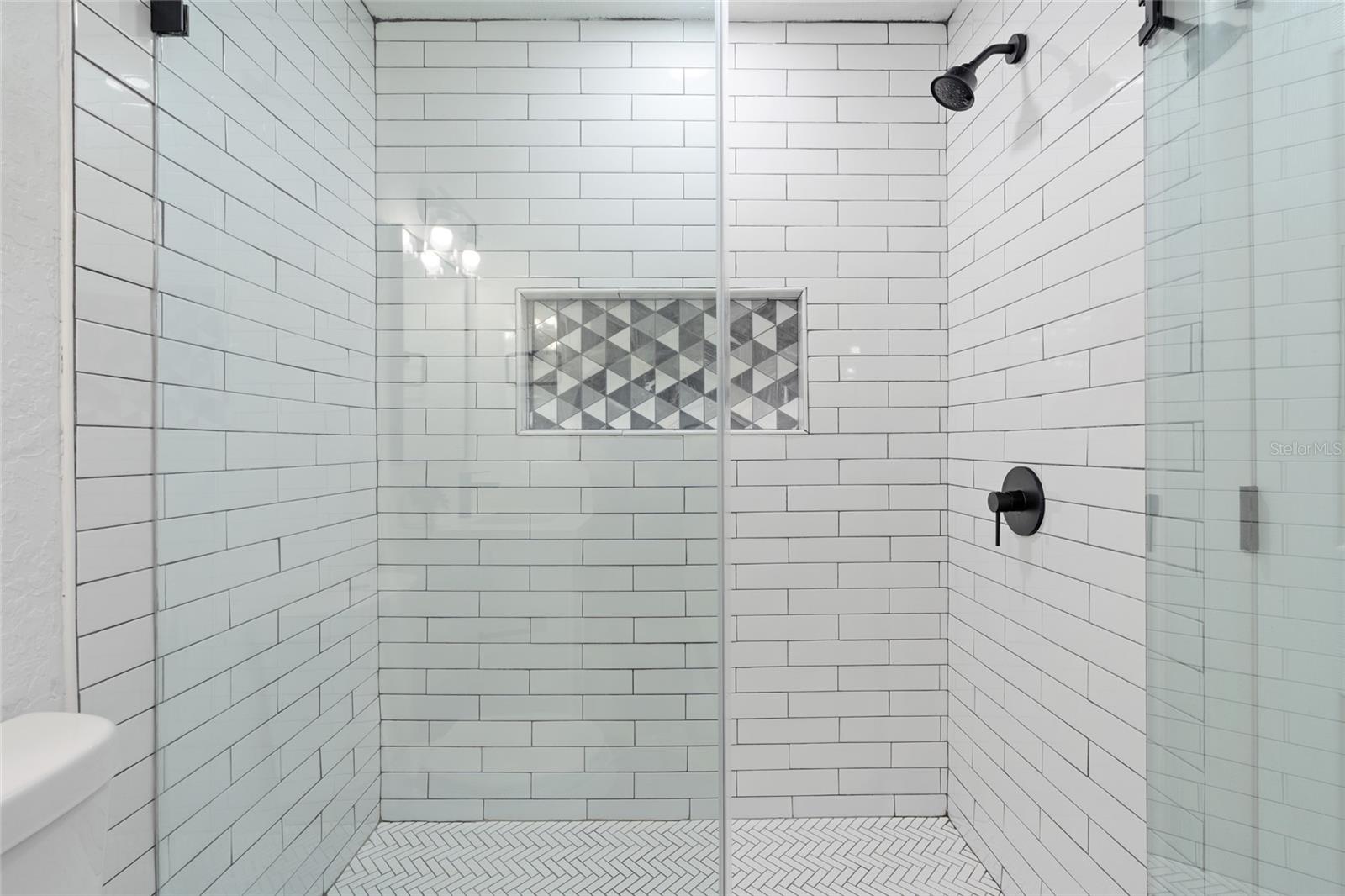 Image 21 of 38 For 3229 Parkway Place