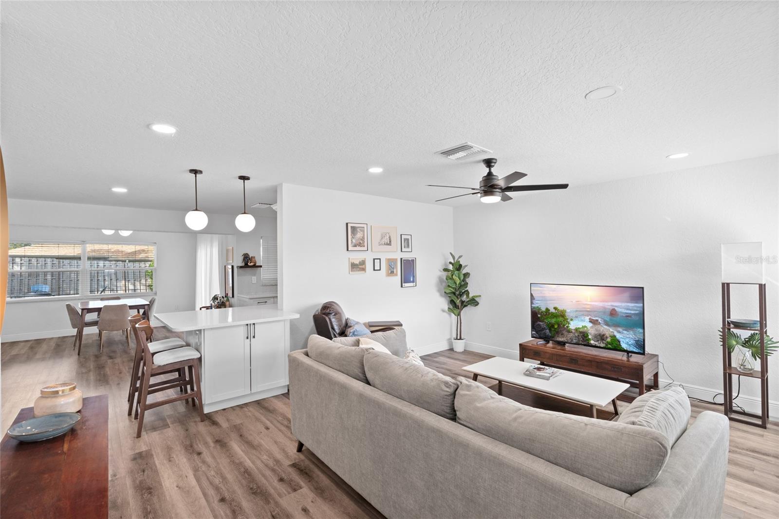 Image 5 of 38 For 3229 Parkway Place