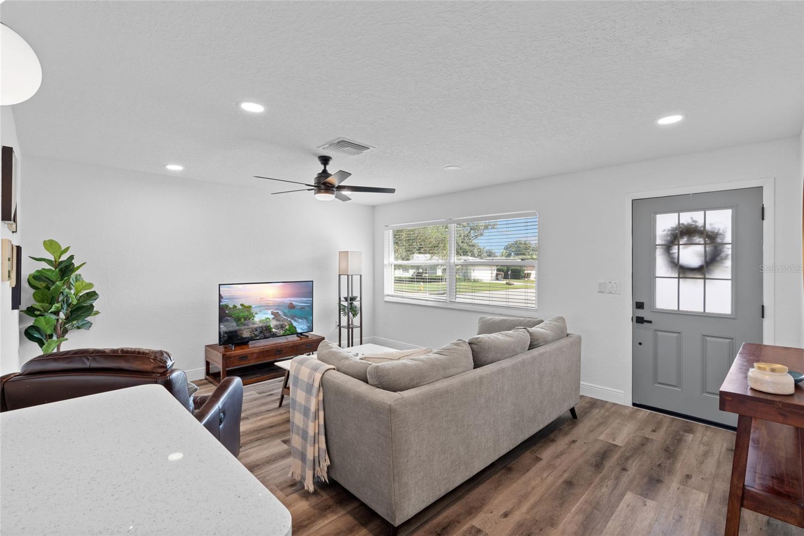 Image 6 of 38 For 3229 Parkway Place