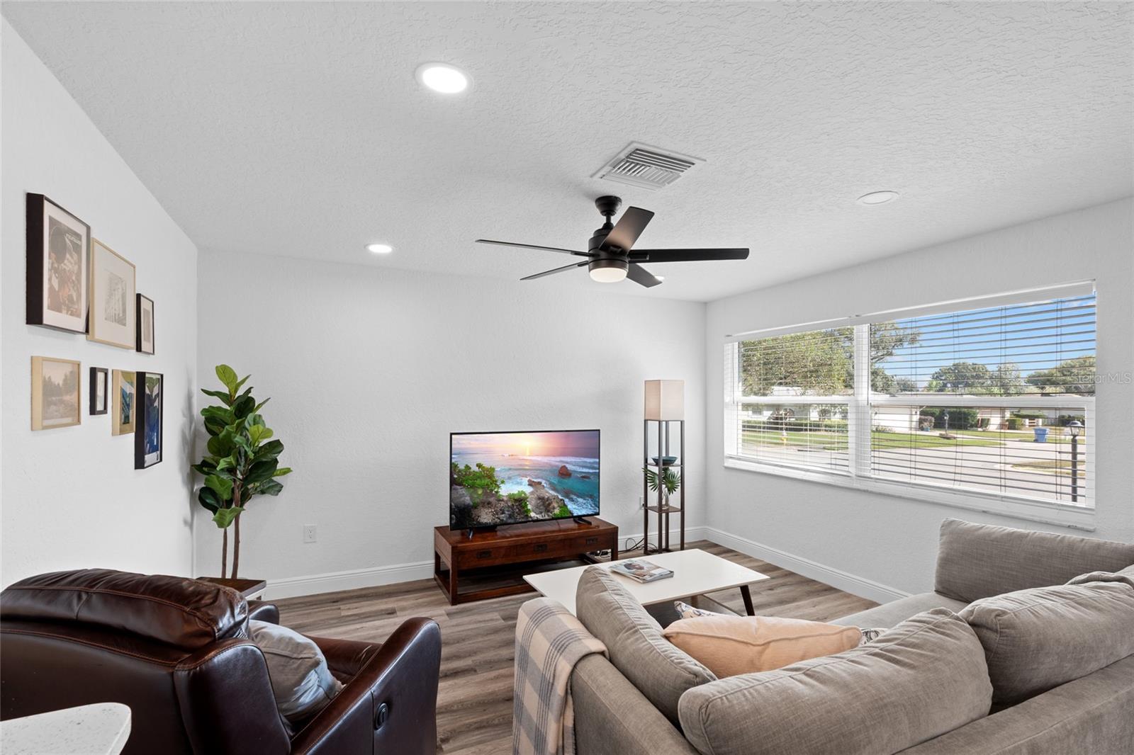 Image 7 of 38 For 3229 Parkway Place