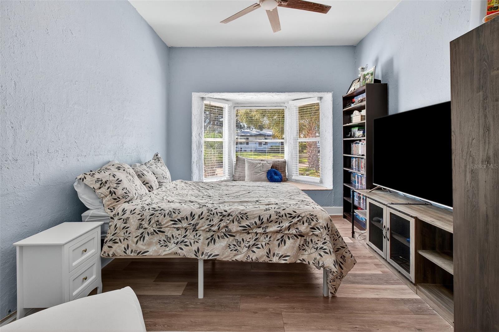 Image 27 of 39 For 4311 25th Avenue N