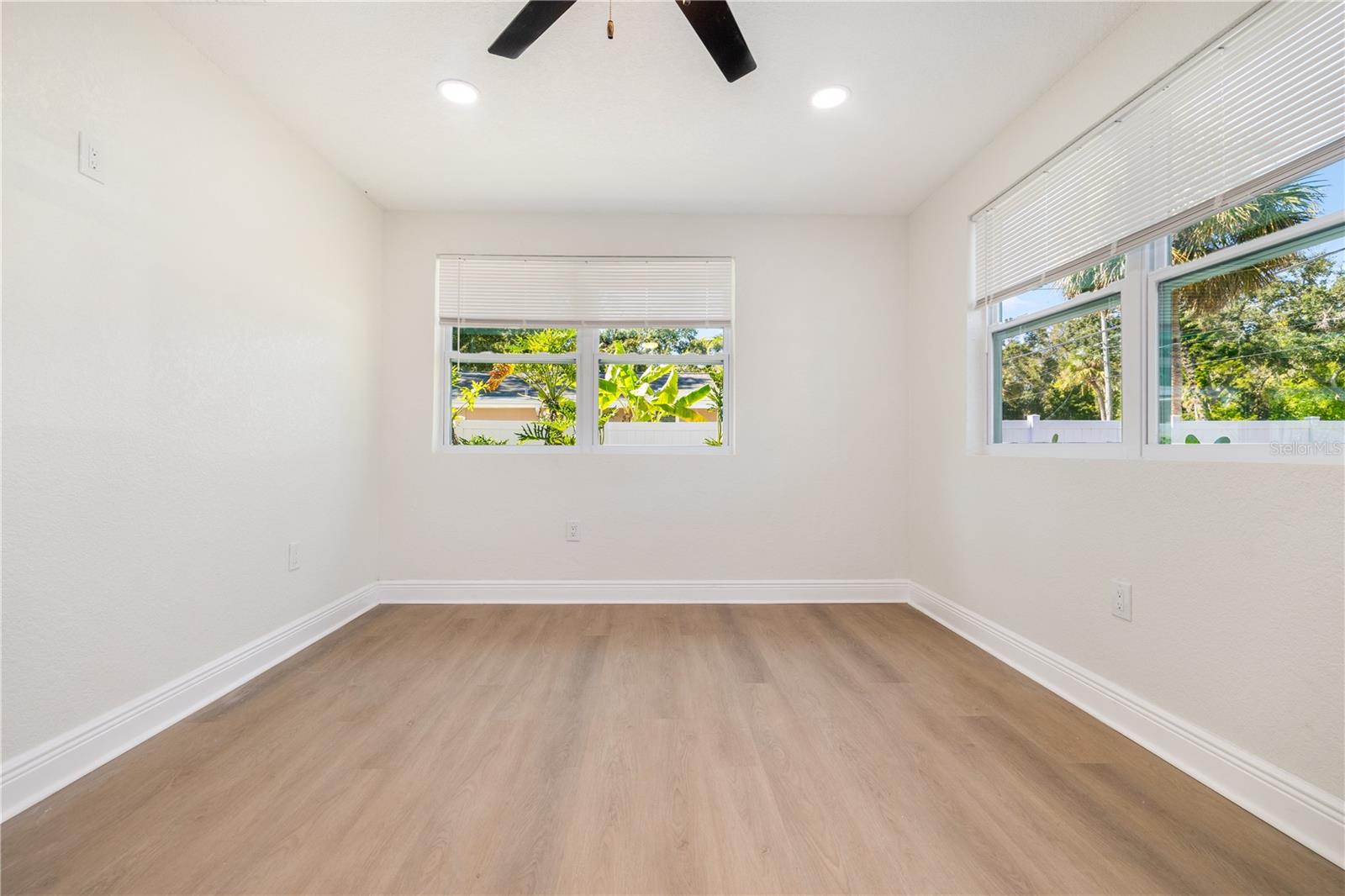 Image 11 of 27 For 1122 40th Street