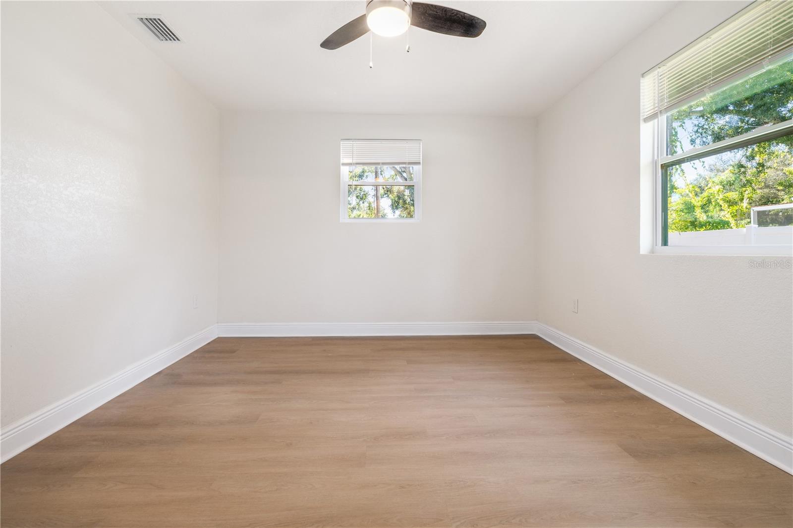 Image 15 of 27 For 1122 40th Street