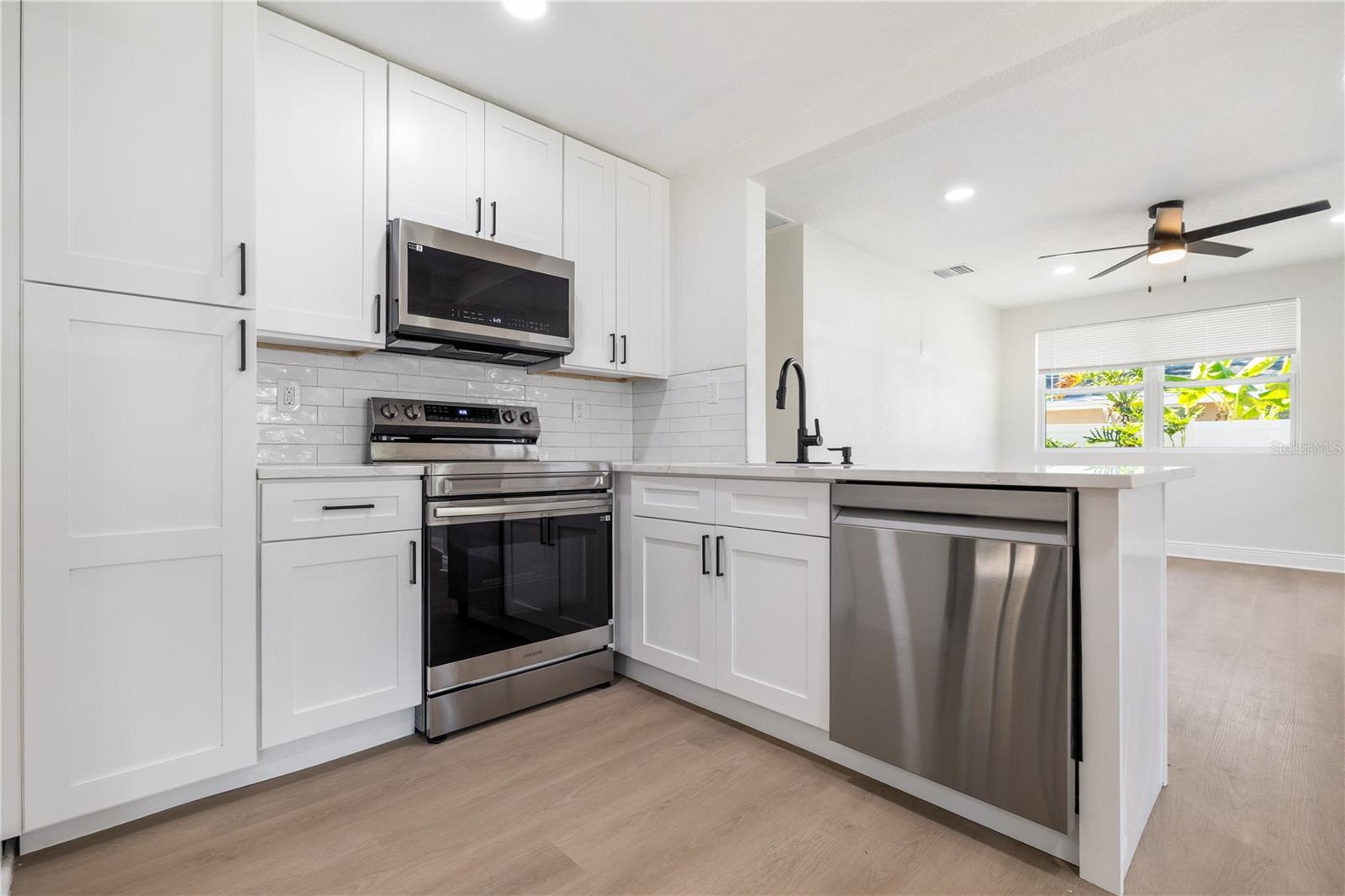 Image 4 of 27 For 1122 40th Street