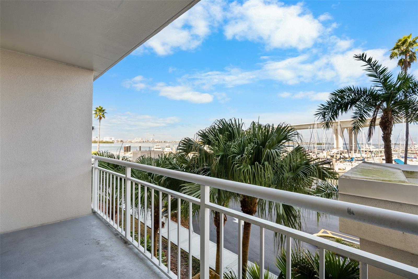 Image 20 of 45 For 100 Pierce Street 210